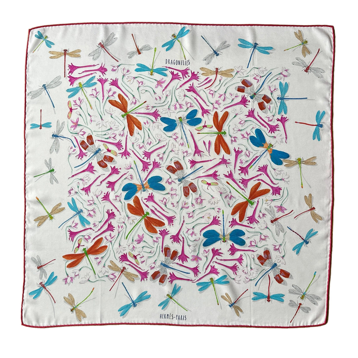 Carré Hermès Dragonflies Leigh Cooke 2016 70 cm soie, vue d'ensemble libellules et fleurs sur fond blanc
