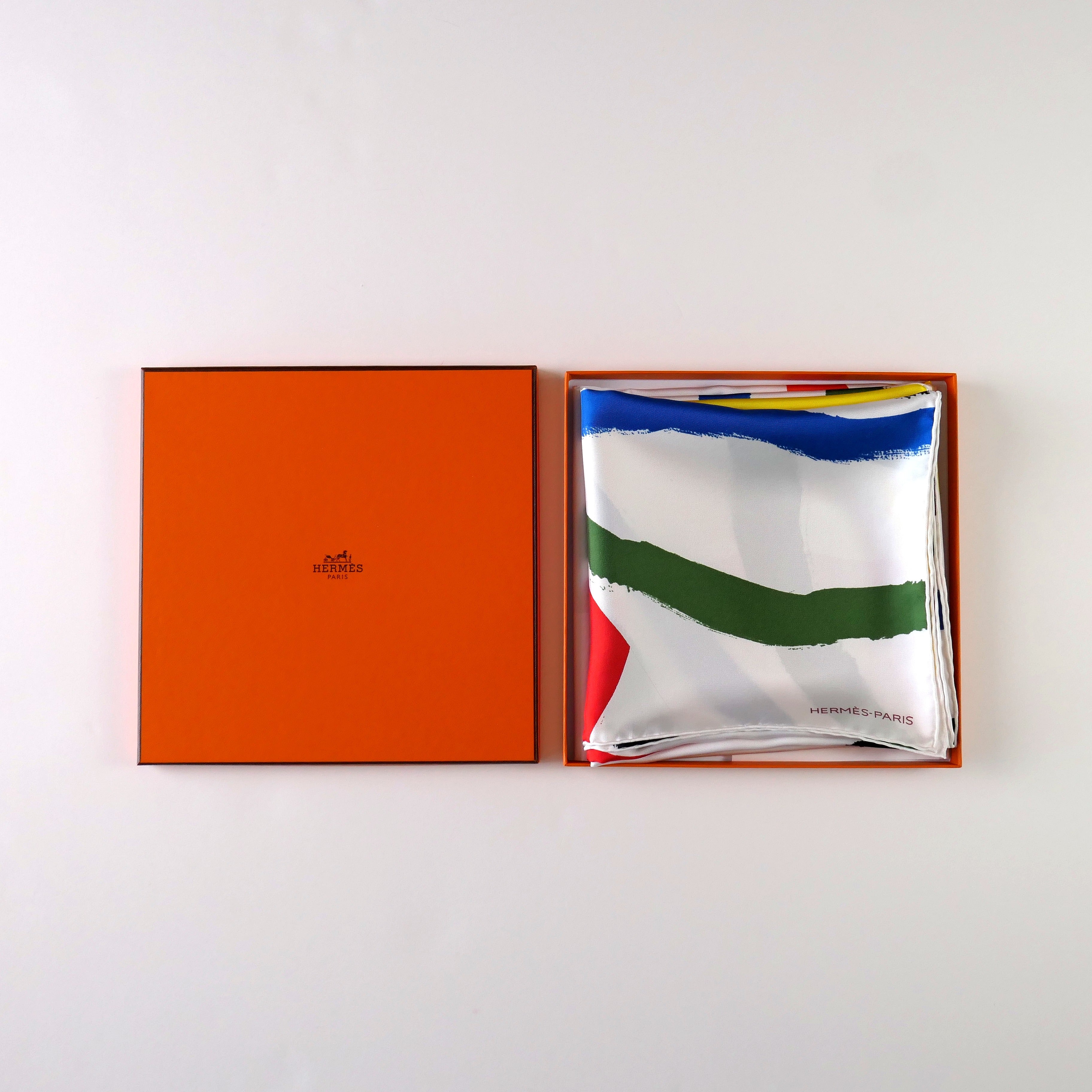 Carré Hermès Rosace de Janos Ber, 90 cm soie, neuf dans sa boîte Hermès d'origine