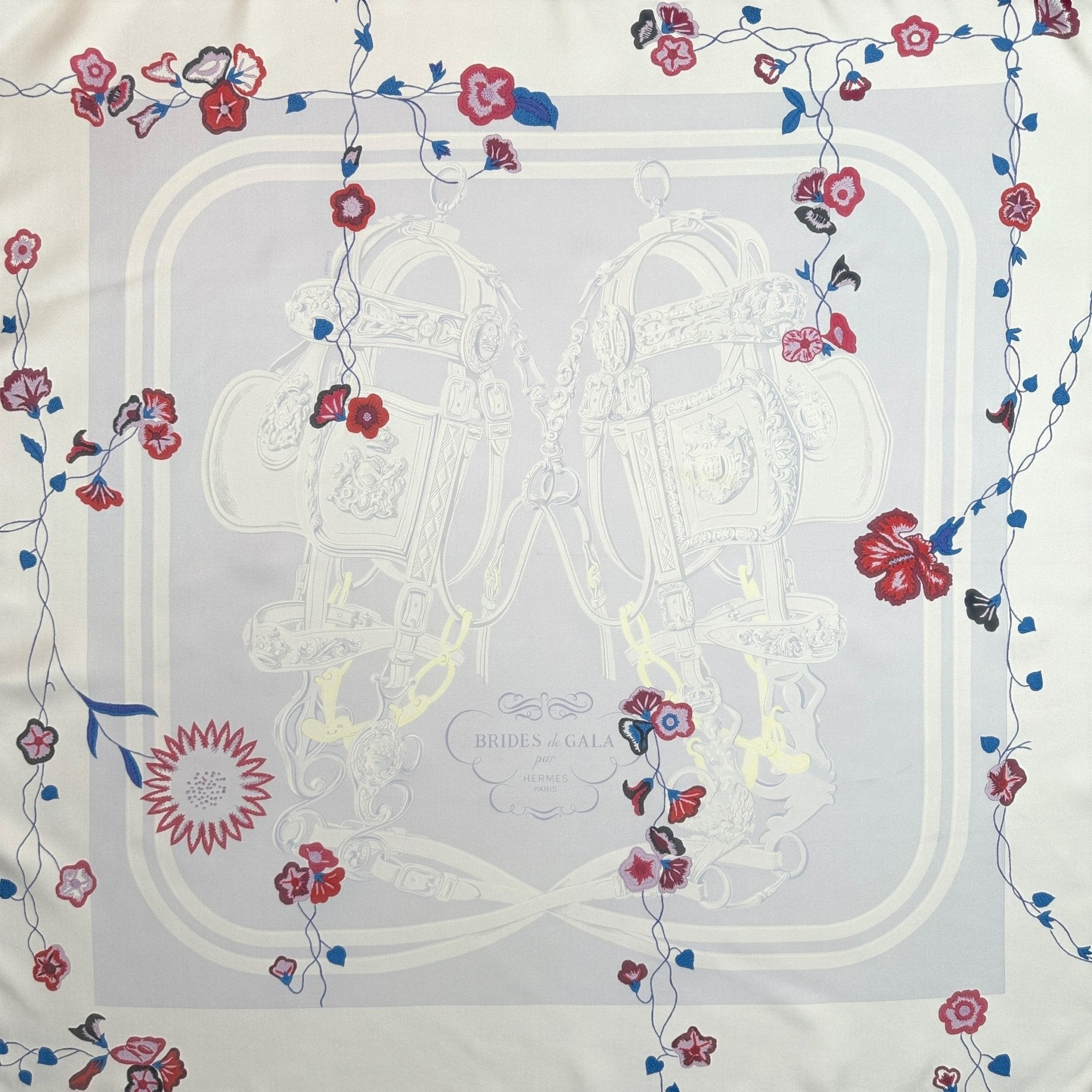 foulard hermes de collection  brides fleuries gris et blanc 